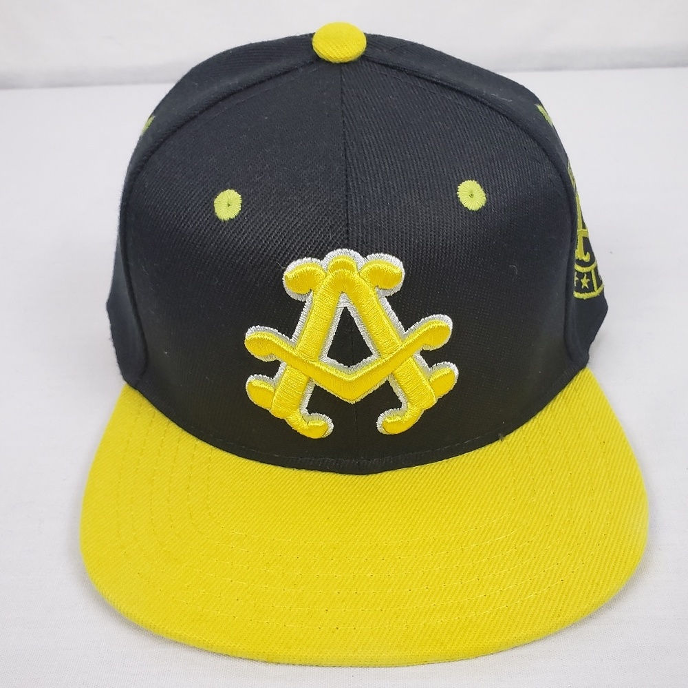 Akademiks Face Cap